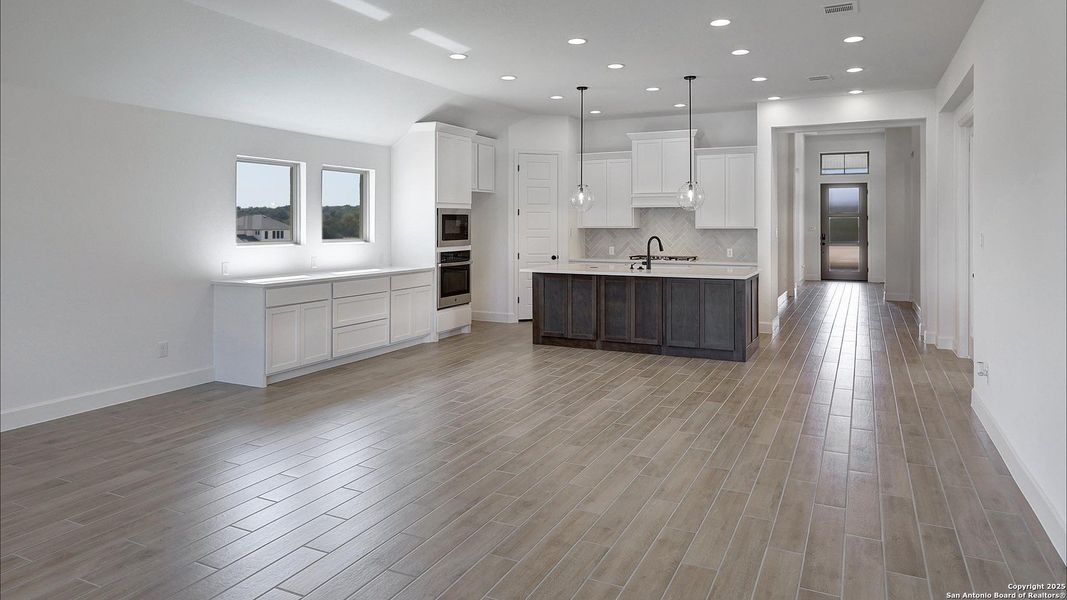 Spacious, unfurnished interior of a new home in Esperanza 50', Boerne (Image 23).