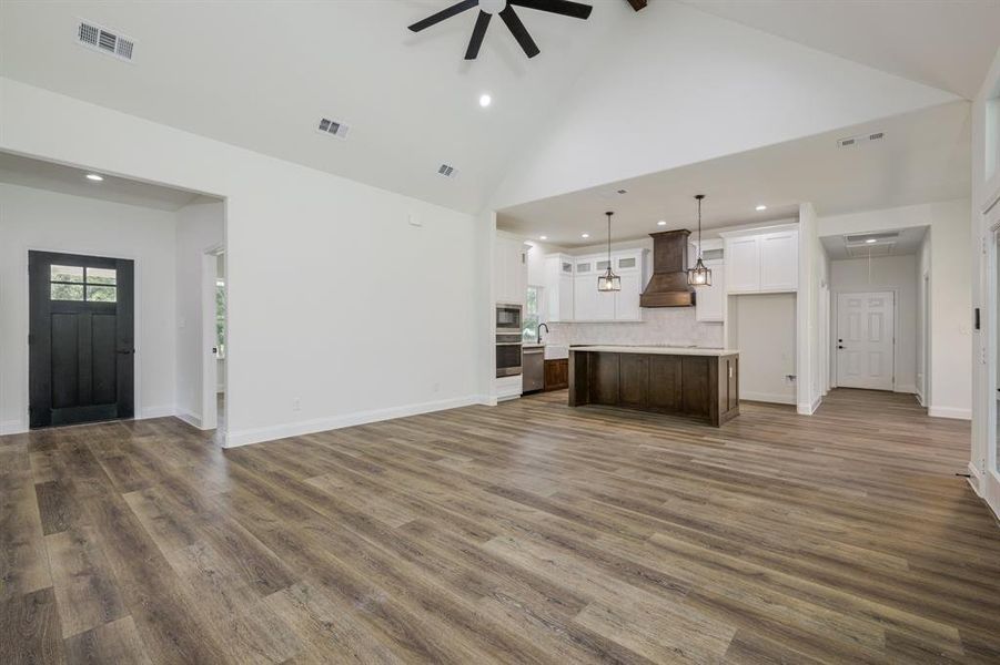Spacious, unfurnished interior of a new home in , Terrell (Image 17).