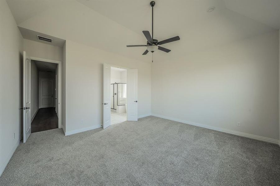 Spacious, unfurnished interior of a new home in Matthews Farms, Venus (Image 17).