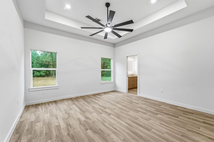 Spacious, unfurnished interior of a new home in , Conroe (Image 20).