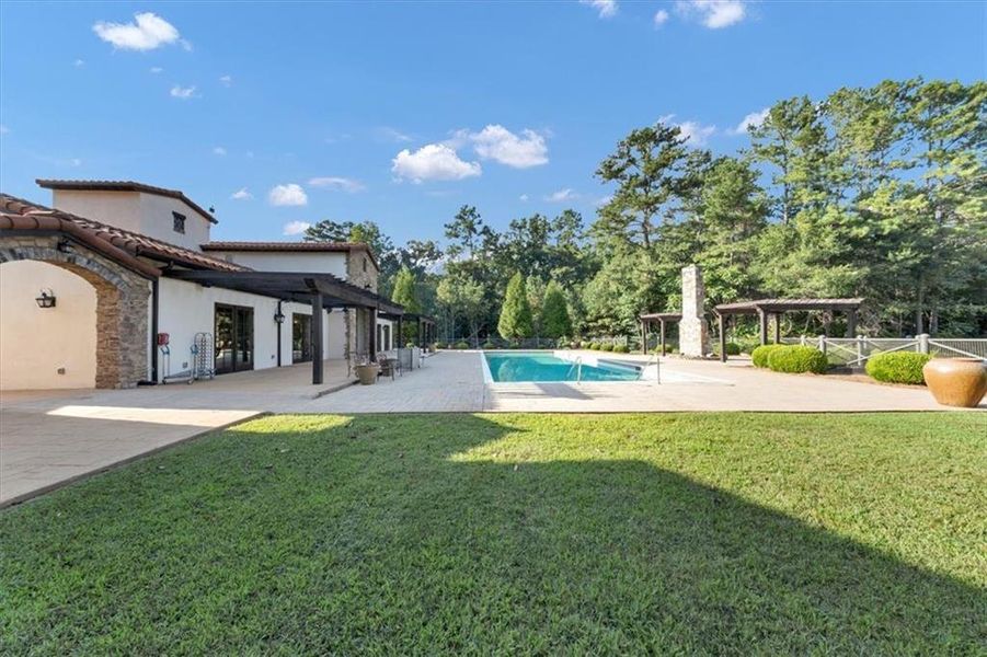 Exterior details and patio area of a home in Tuscany Hills, Douglasville (Image 3). Exterior details and patio area of a home in Tuscany Hills, Douglasville (Image 3).