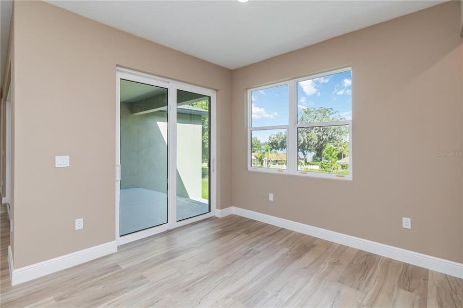 Spacious, unfurnished interior of a new home in , Clermont (Image 44).