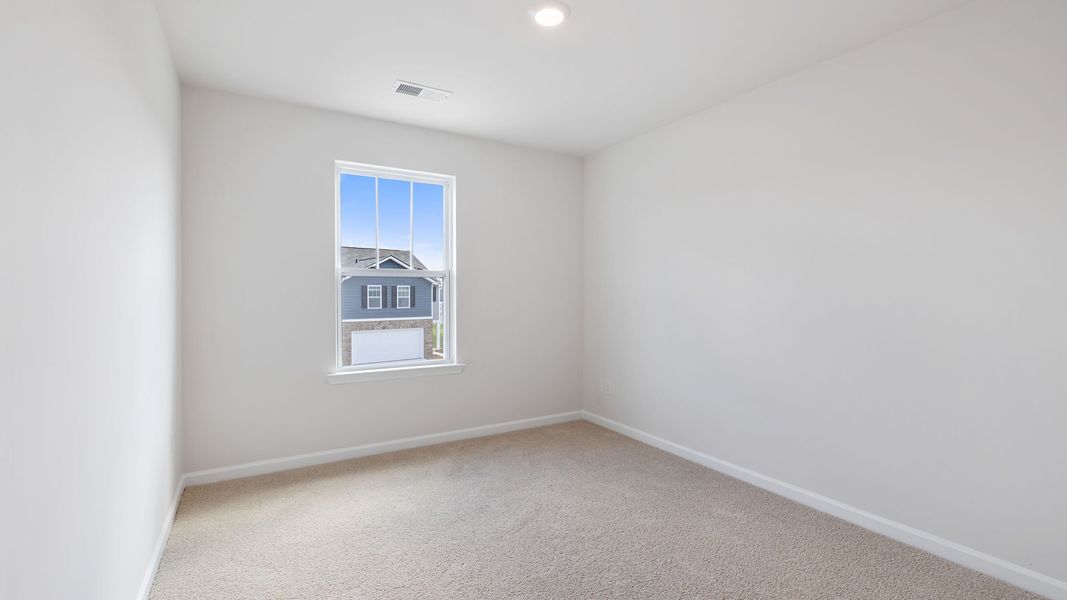 Spacious, unfurnished interior of a new home in Durbin Meadows, Fountain Inn (Image 17).