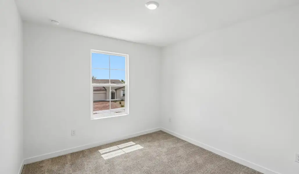Spacious, unfurnished interior of a new home in Saguaro Bloom, Marana (Image 30).