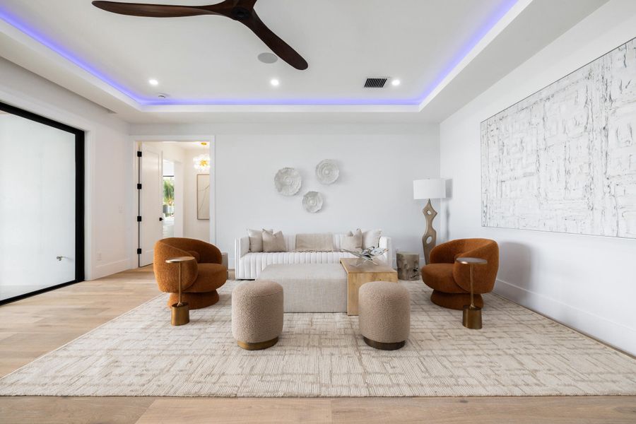 UPSTAIRS LOFT