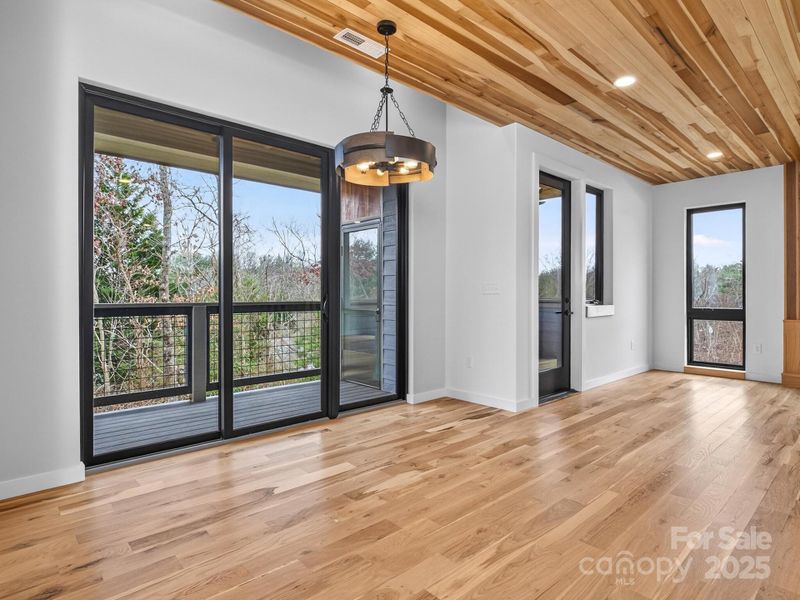 Spacious, unfurnished interior of a new home in , Asheville (Image 33).