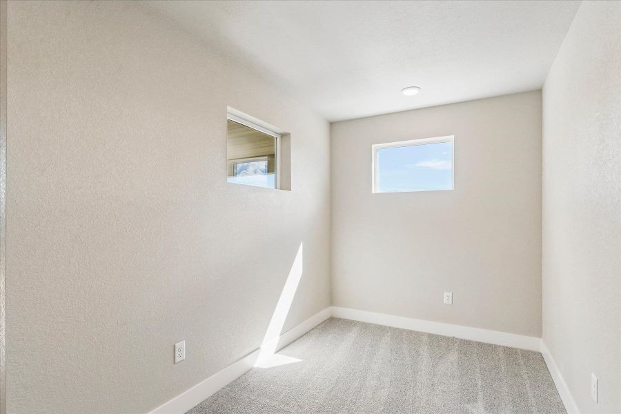 Spacious, unfurnished interior of a new home in Pony Park, Colorado Springs (Image 20).