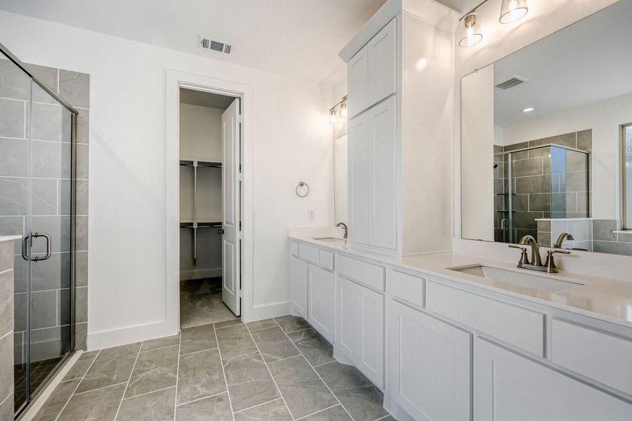 180 Buffalo - Primary Bathroom