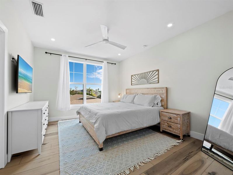 Furnished interior view inside a new home in , Longboat Key (Image 31).