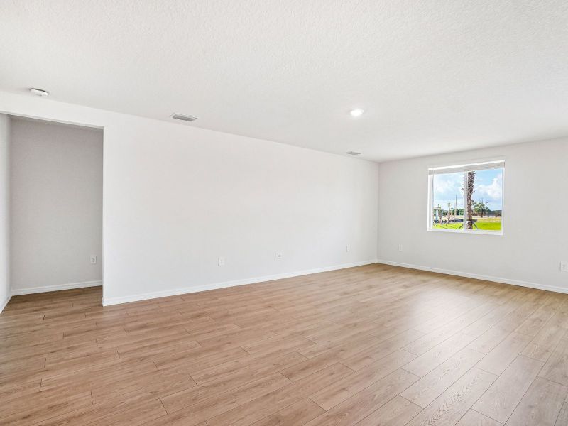 Spacious, unfurnished interior of a new home in Pine Ridge Meadows, Hudson (Image 16).