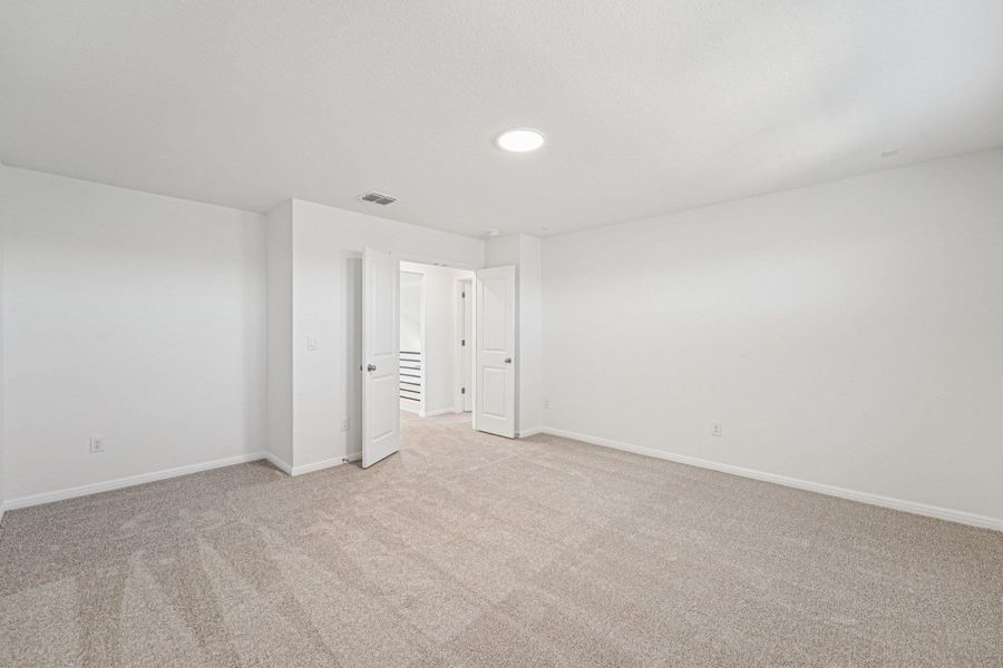 Spacious, unfurnished interior of a new home in Porter Country, Buda (Image 29). Spacious, unfurnished interior of a new home in Porter Country, Buda (Image 29).