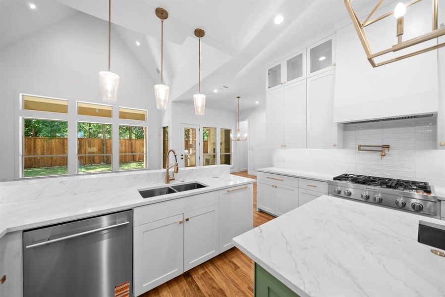 Furnished interior view inside a new home in , Cedar Hill (Image 9).