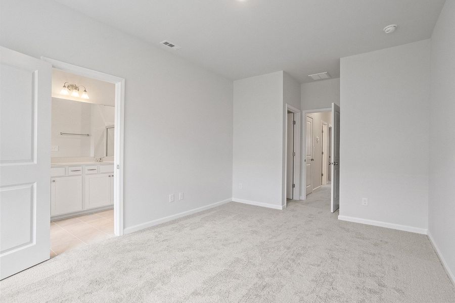 Spacious, unfurnished interior of a new home in Renaissance at White Oak, Garner (Image 19).