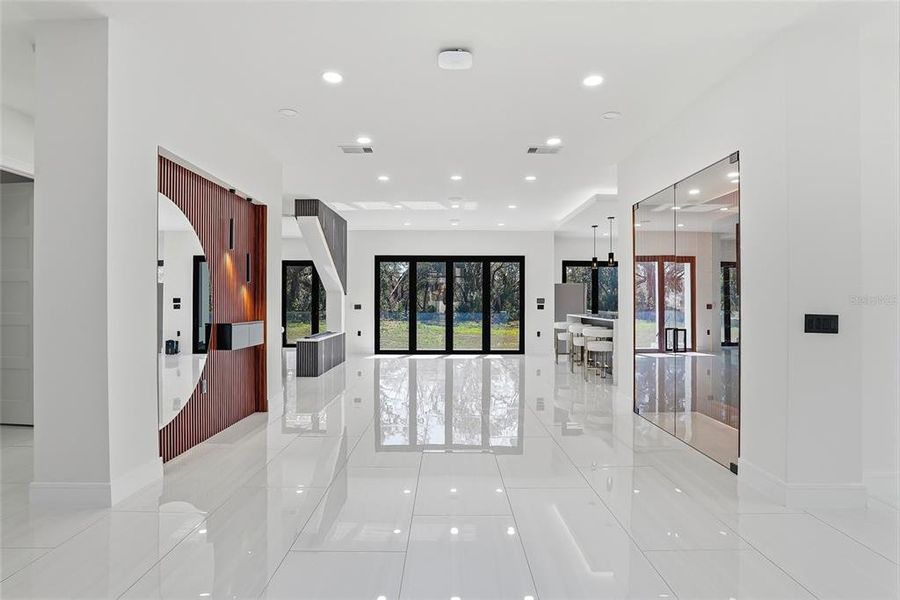 Image 87 of a home in .