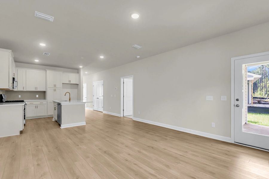 Similar Palmetto floorplan with Serene Collection for inspiration - features may vary