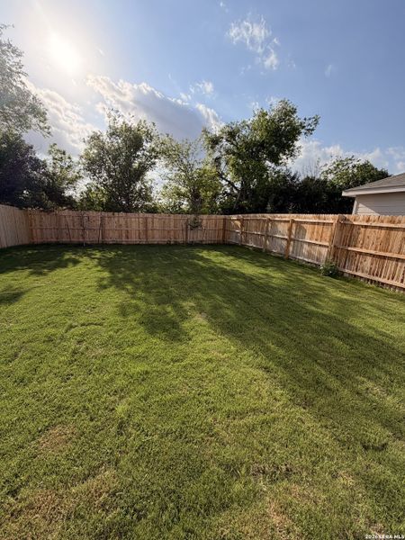 Exterior details and patio area of a home in Torian Village, San Antonio (Image 22).