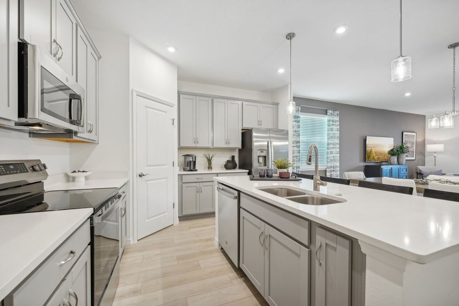 Kitchen with Island Sitting