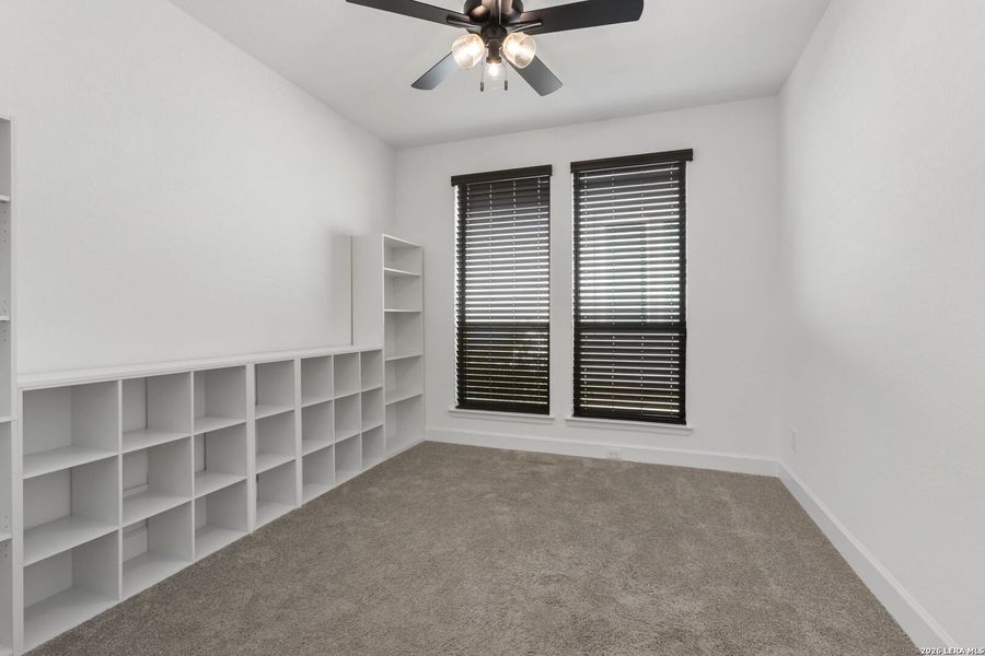 Spacious, unfurnished interior of a new home in Esperanza, Boerne (Image 41).