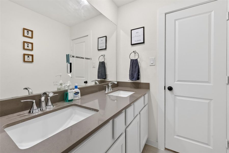 Furnished interior view inside a new home in , Arcola (Image 33).