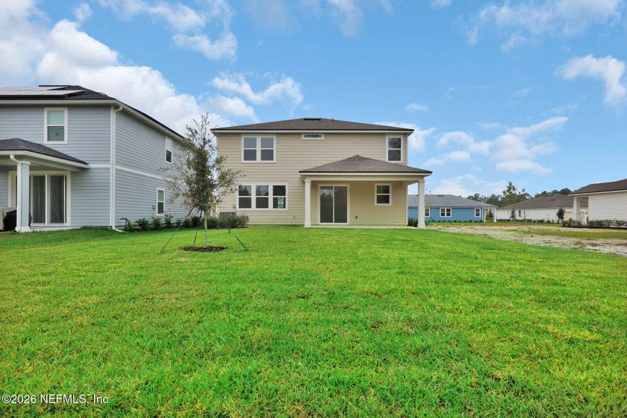 Exterior details and patio area of a home in Hyland Trail, Green Cove Springs (Image 30).