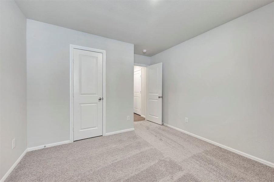 Spacious, unfurnished interior of a new home in Lane Ranch, Sanger (Image 23).