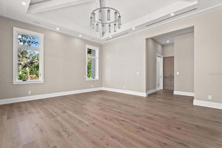 Spacious, unfurnished interior of a new home in , Sarasota (Image 57).