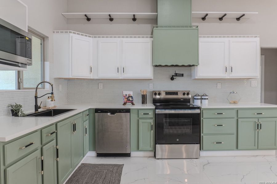 Furnished interior view inside a new home in , Lytle (Image 5).