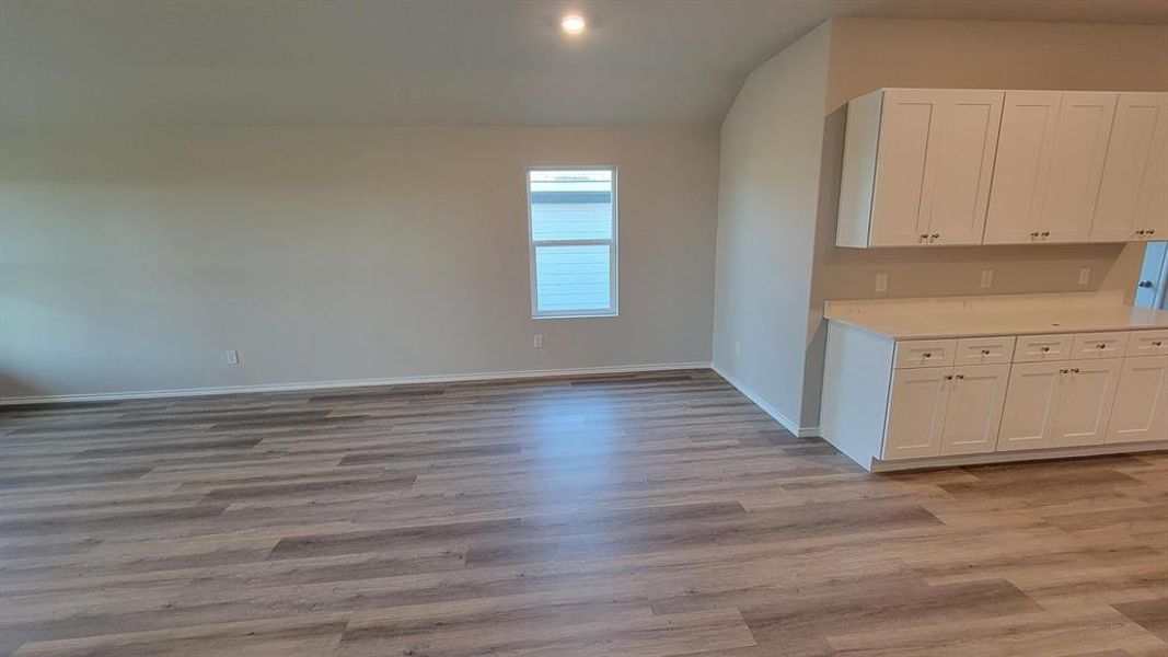 Spacious, unfurnished interior of a new home in Longhorn Estates, Fort Worth (Image 8). Spacious, unfurnished interior of a new home in Longhorn Estates, Fort Worth (Image 8).