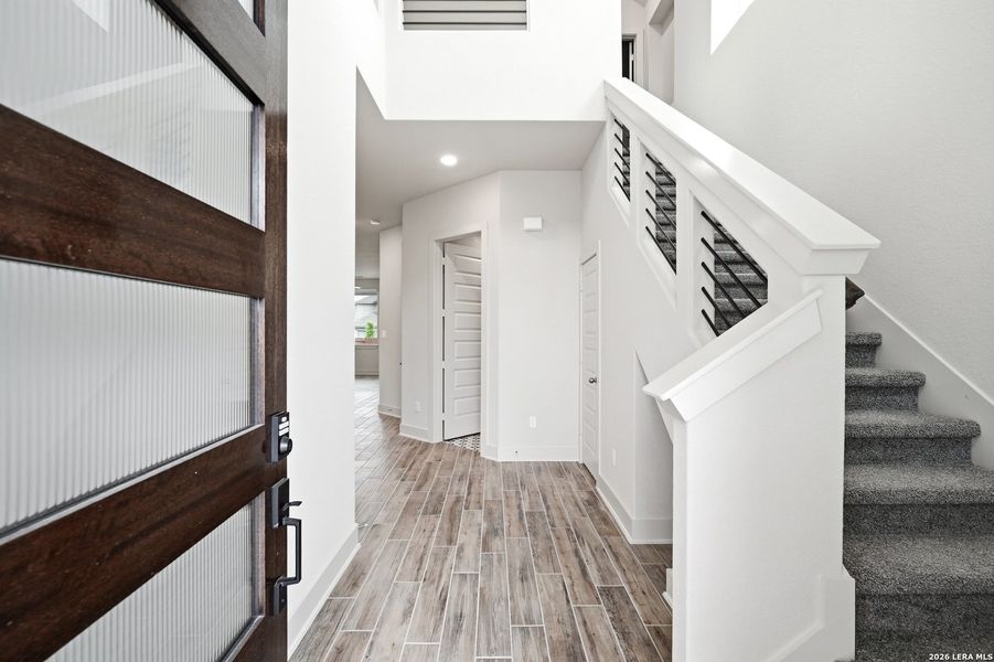 Spacious, unfurnished interior of a new home in Stillwater Ranch, San Antonio (Image 42).