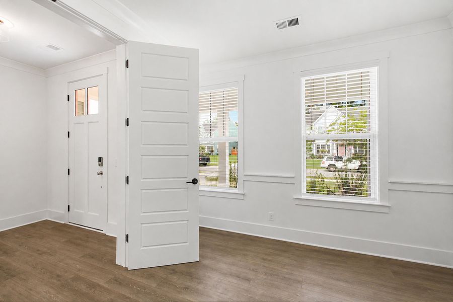 Spacious, unfurnished interior of a new home in Homecoming, Ravenel (Image 28).