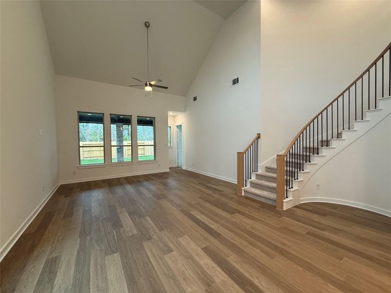 Spacious, unfurnished interior of a new home in Evergreen, Conroe (Image 20).