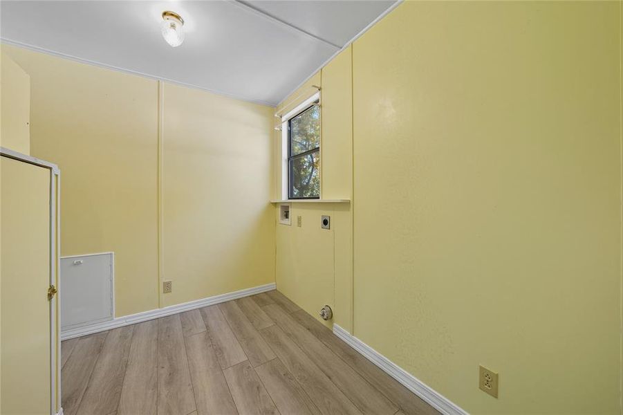 Spacious, unfurnished interior of a new home in , Mabank (Image 13). Spacious, unfurnished interior of a new home in , Mabank (Image 13).