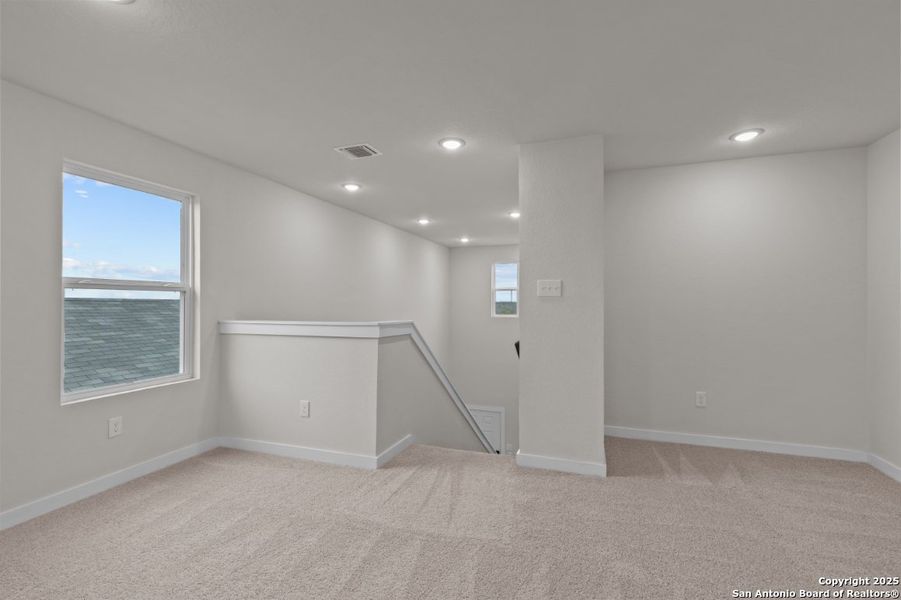Spacious, unfurnished interior of a new home in Summerlin, San Antonio (Image 9). Spacious, unfurnished interior of a new home in Summerlin, San Antonio (Image 9).