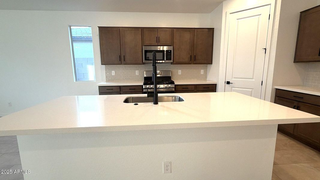 D27CBE21-8CAA-4BFB-8896-CF759162A3AC