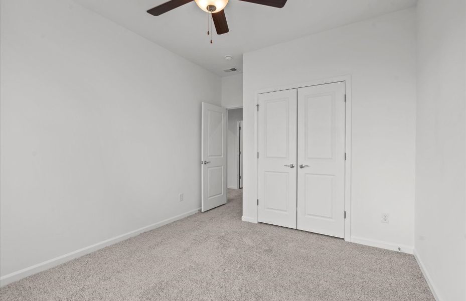 Spacious, unfurnished interior of a new home in Alston Park, Greenville (Image 14).