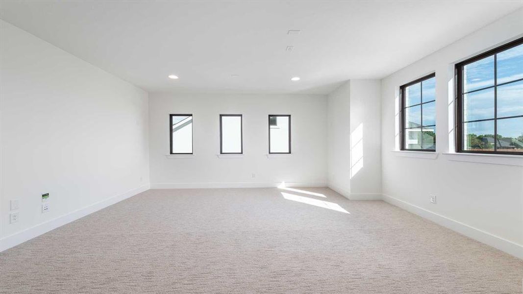 Spacious, unfurnished interior of a new home in Adkins Park 70', Hurst (Image 17).