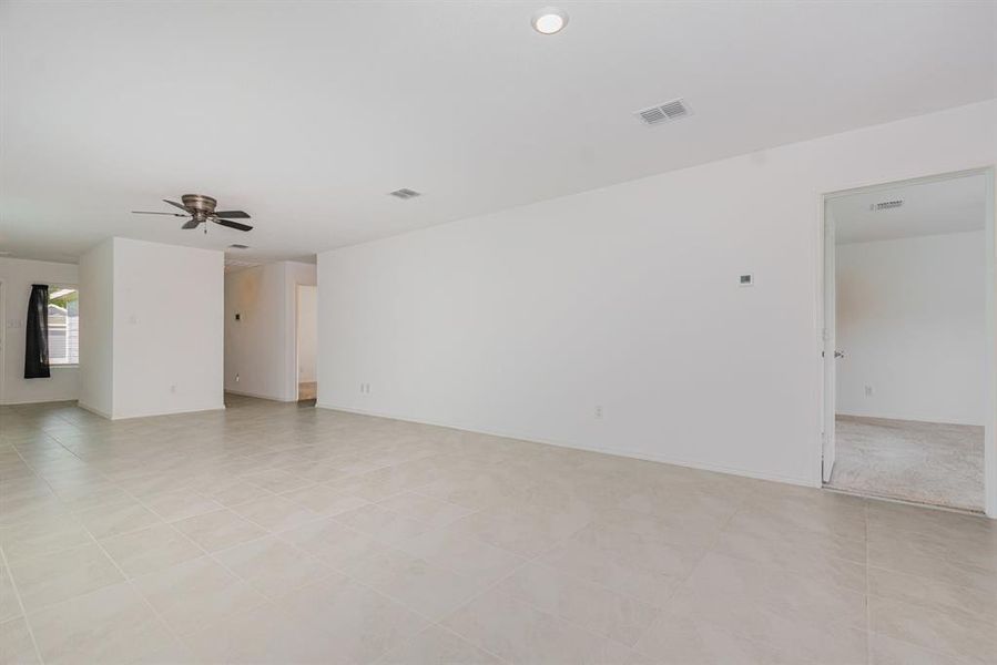 Spacious, unfurnished interior of a new home in , Princeton (Image 18).