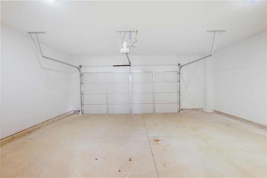 Spacious, unfurnished interior of a new home in , Conyers (Image 22).