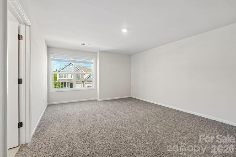 Spacious, unfurnished interior of a new home in Sylvan Creek, Denver (Image 38). Spacious, unfurnished interior of a new home in Sylvan Creek, Denver (Image 38).