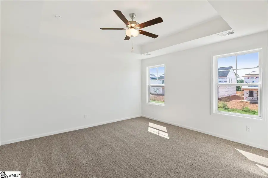 Spacious, unfurnished interior of a new home in Halton Oaks, Spartanburg (Image 20). Spacious, unfurnished interior of a new home in Halton Oaks, Spartanburg (Image 20).