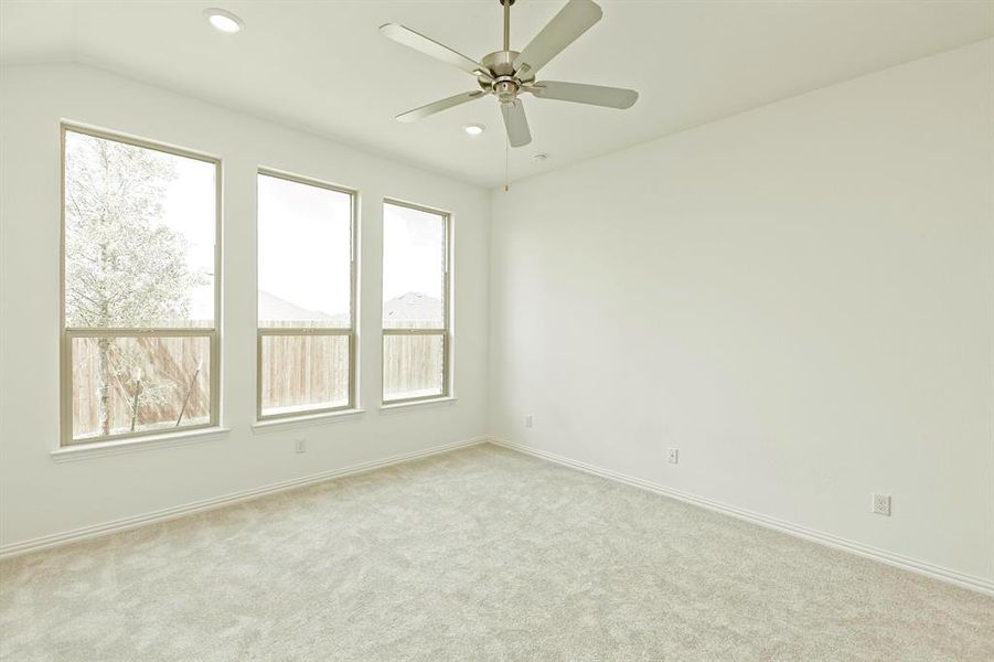 Spacious, unfurnished interior of a new home in Preserve at Honey Creek, McKinney (Image 13).