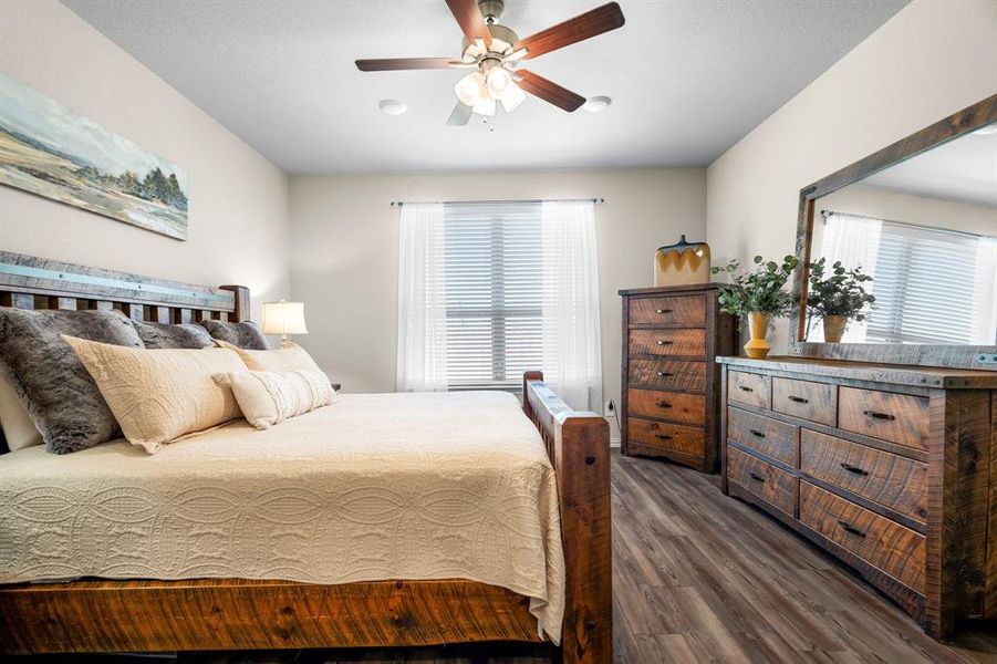 Spacious closet and ensuite!