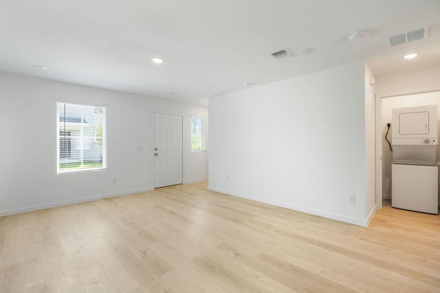 Spacious, unfurnished interior of a new home in Stokesbury, Waller (Image 19). Spacious, unfurnished interior of a new home in Stokesbury, Waller (Image 19).
