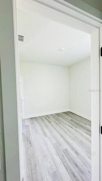 Spacious, unfurnished interior of a new home in , Ocala (Image 18).