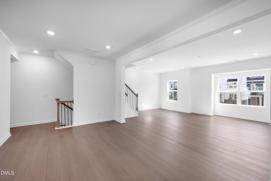 SUN_Stoneriver_Pic_Bradley_Great_1of2 SUN_Stoneriver_Pic_Bradley_Great_1of2