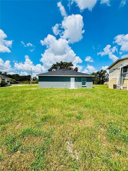 Front exterior of a new home in , Bartow, FL, highlighting curb appeal (Image 14).