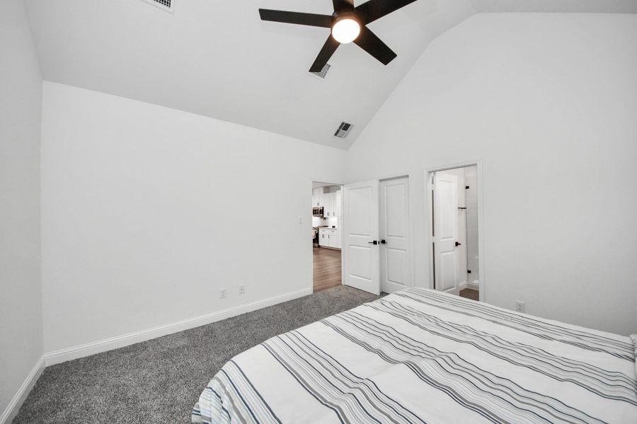 Spacious, unfurnished interior of a new home in Spring Branch Crossing, Conroe (Image 20). Spacious, unfurnished interior of a new home in Spring Branch Crossing, Conroe (Image 20).