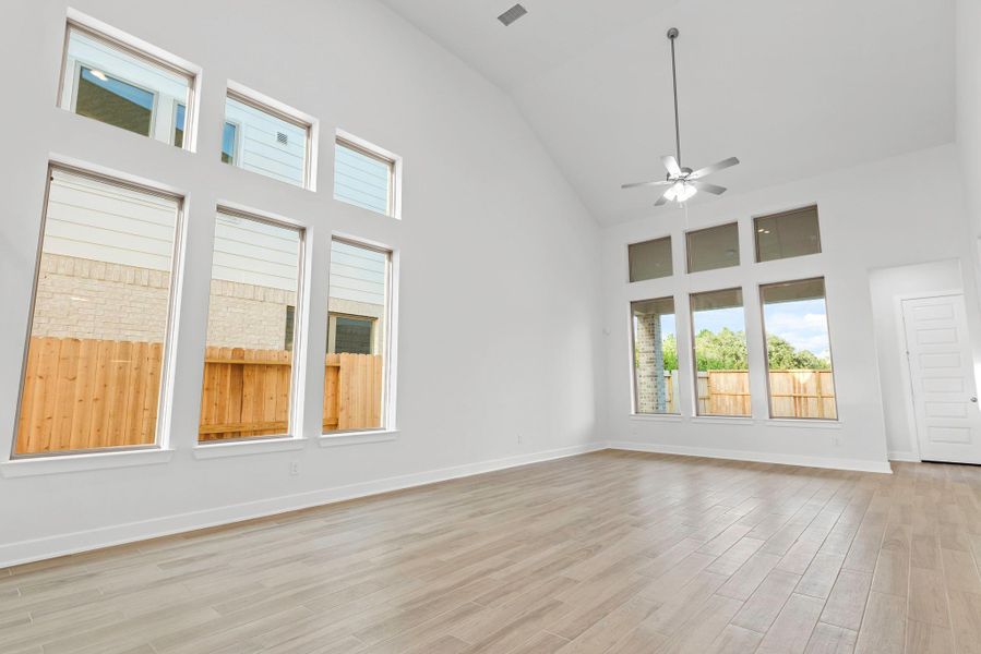 Representative image. Features, specifications, selections and colors may vary. Representative image. Features, specifications, selections and colors may vary.