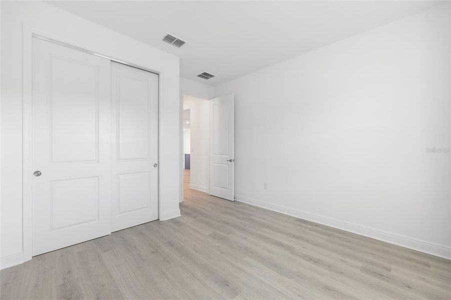 Spacious, unfurnished interior of a new home in , Ocala (Image 33).