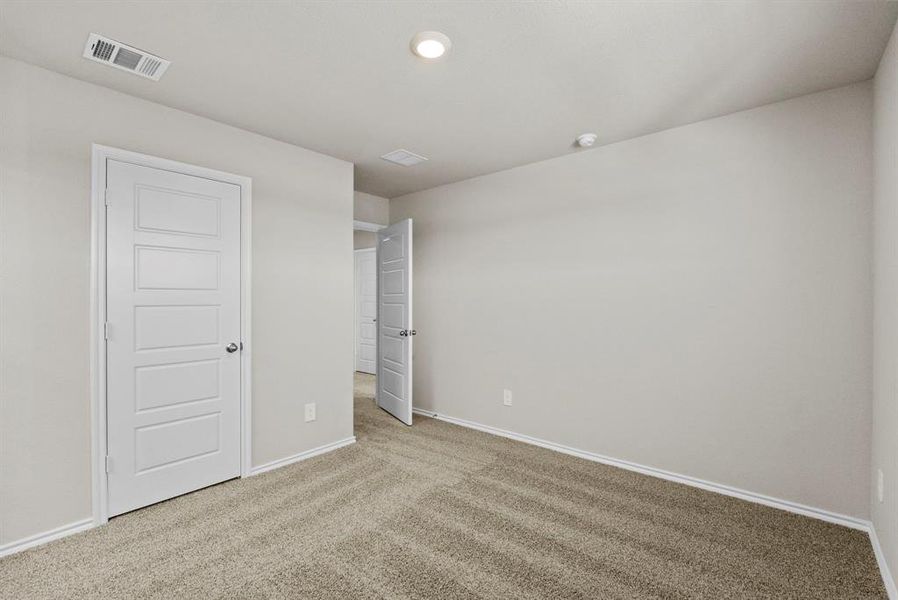 Spacious, unfurnished interior of a new home in Orchard Village, Fort Worth (Image 21).